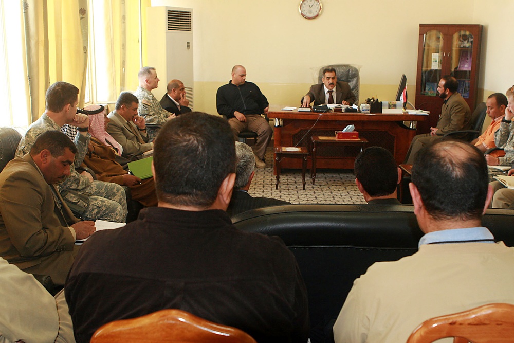 Vocational School Director Meets with Local Leaders in Iskandariyah