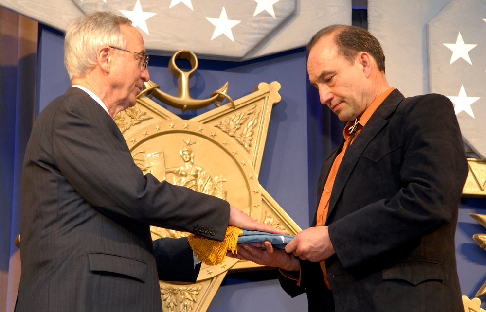 Keeble Posthumously Awarded Medal of Honor at Pentagon Ceremony