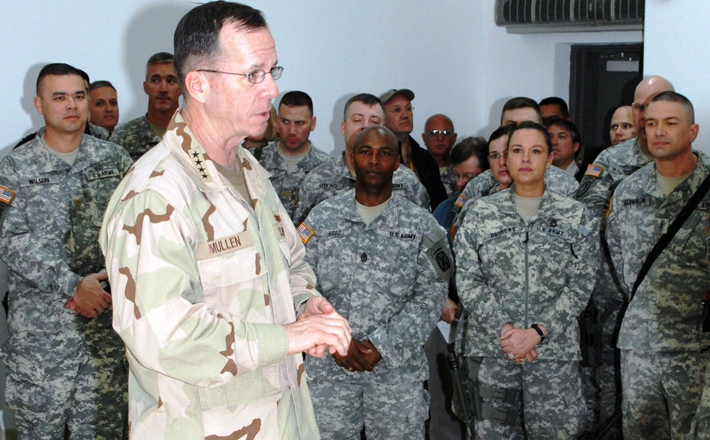 Mullen Visits Troops at Kirkuk Air Base in Iraq