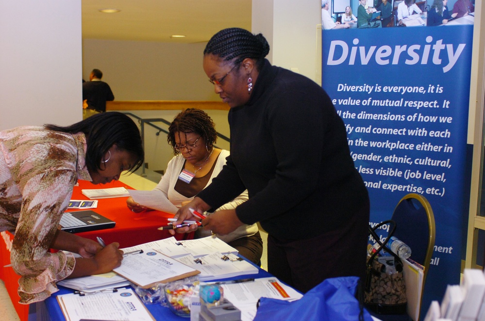 Fayetteville State Students Explore Defense Department Exhibits