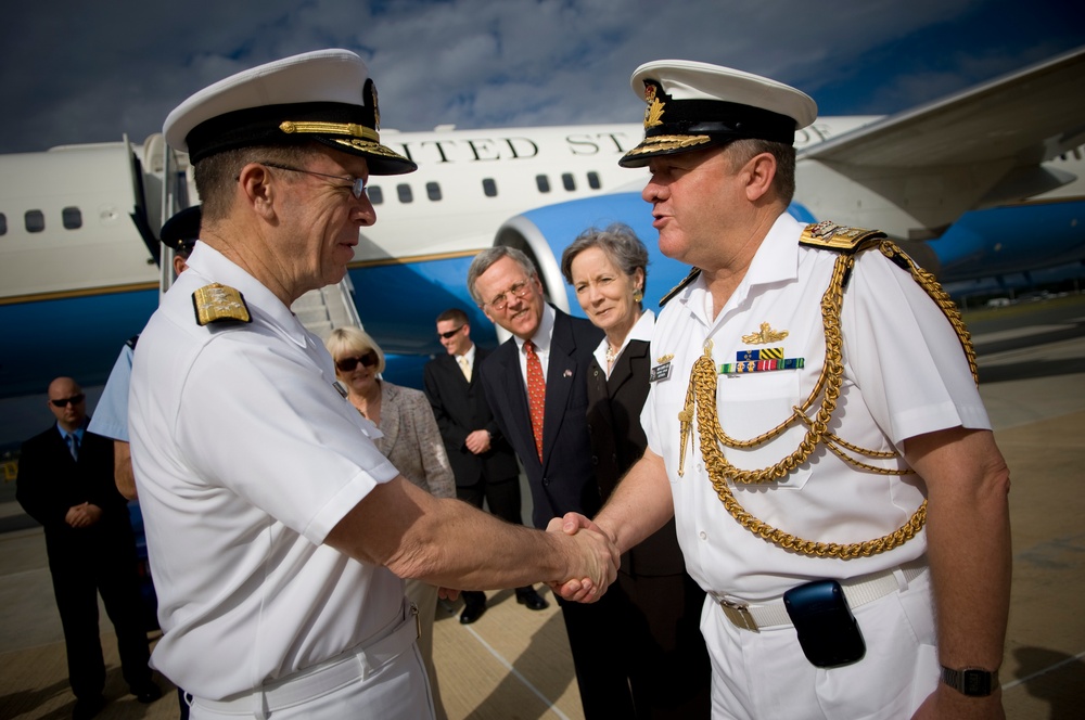 U.S. and Australian Military Leaders Meet in Canberra