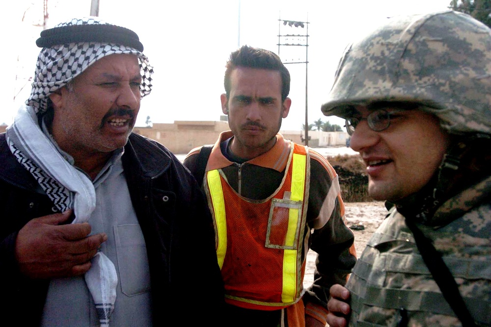 Sunni and Shiite Residents Discuss Return of Displaced Families in Arab Jabour, Iraq