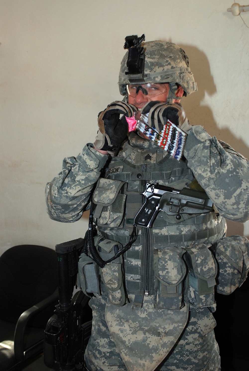 Soldier Delivers School Supplies to Iraqi Children