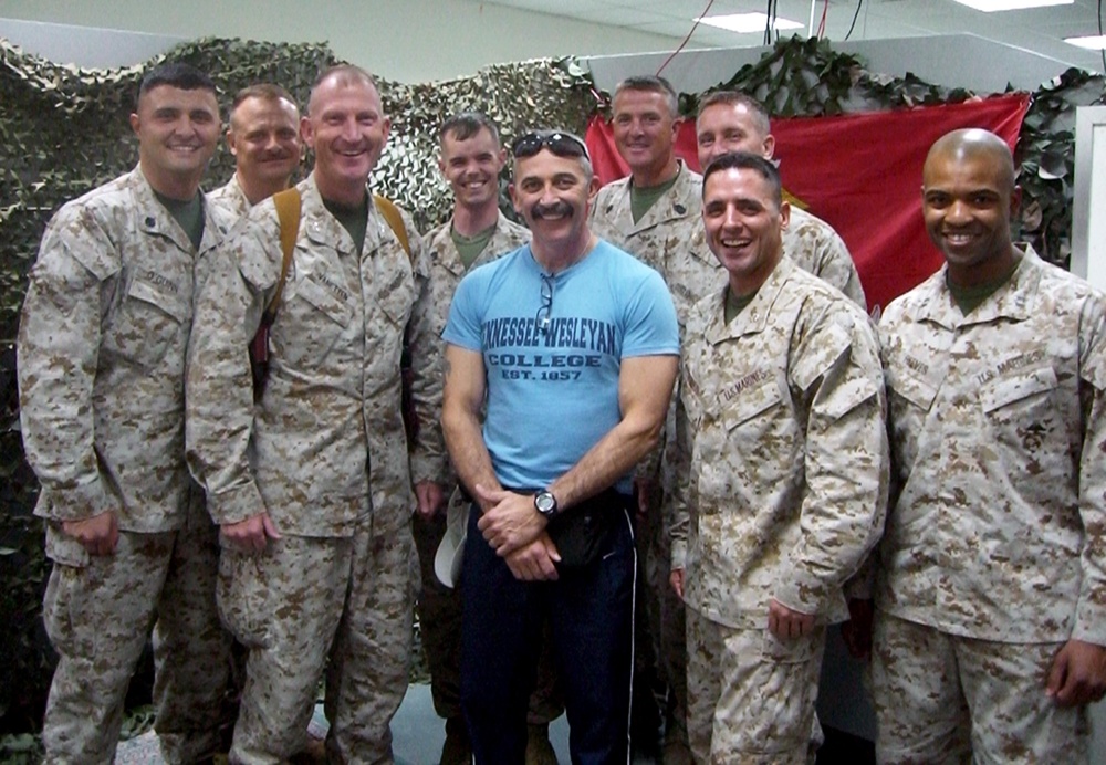 Country Music Star Aaron Tippin Entertains Troops in Iraq, Kuwait for Third Straight Thanksgiving