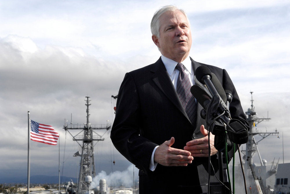 Defense Secretary Gates Visits USS New Orleans, Meets with Sailors and Recruits