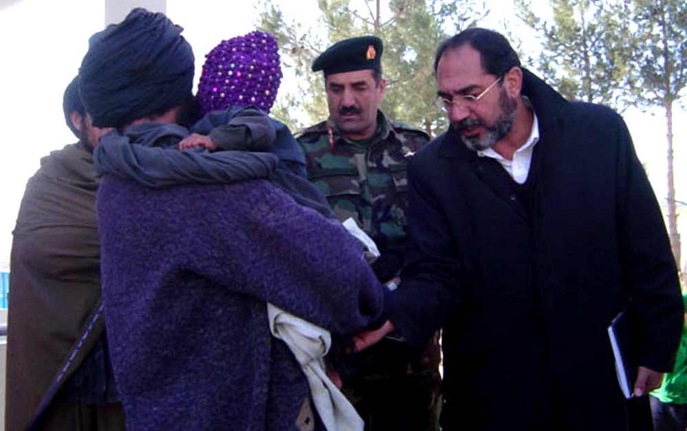 Afghan Governor Visits Hospital, Praises Medical Staff