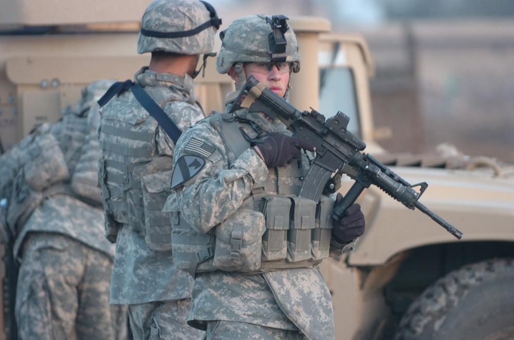 Army Scout Maintains Vigilance During Joint Operation in Iraq