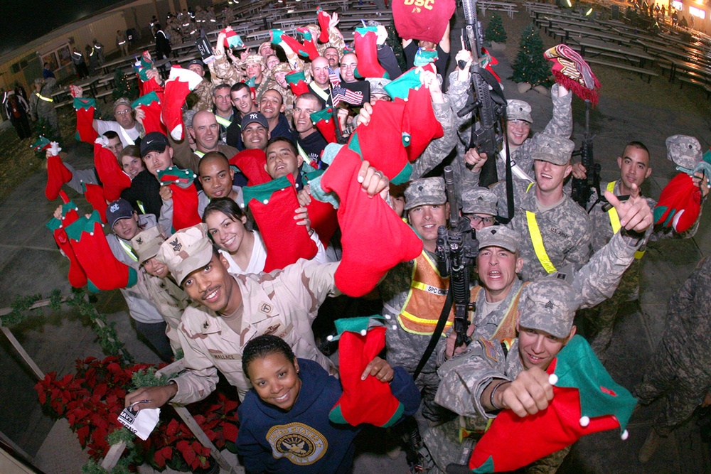 Servicemembers Celebrate Christmas at Camp Buehring, Kuwait