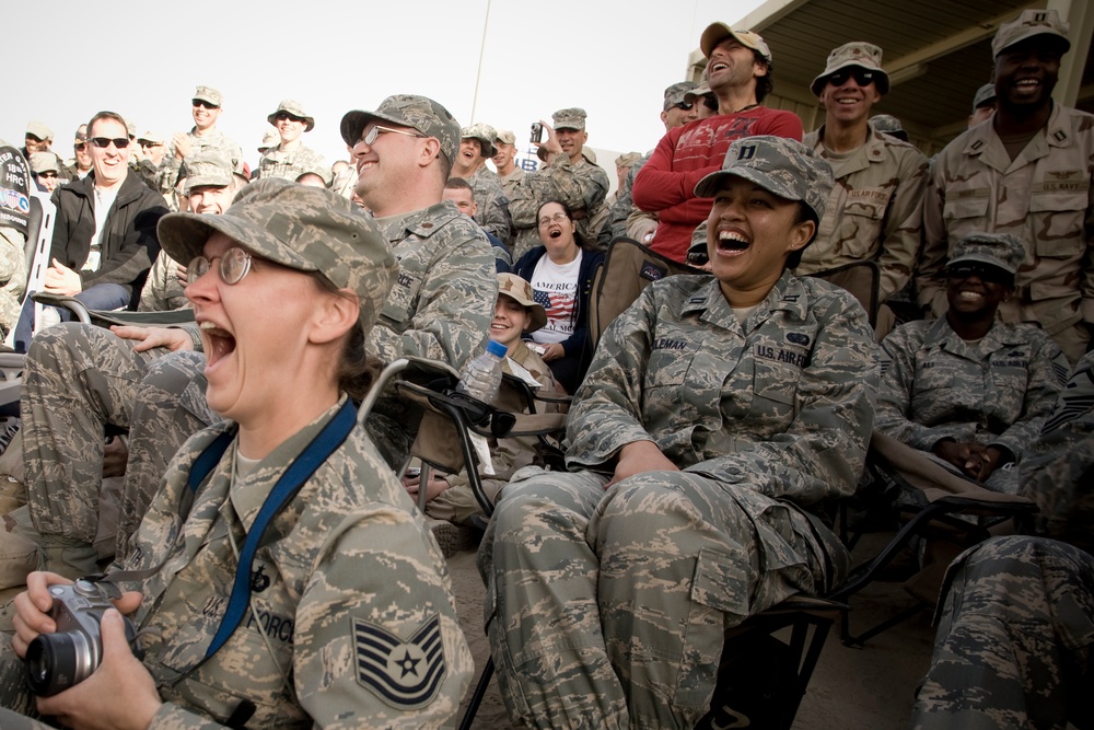 Servicemembers in Kuwait Entertained by Robin Williams at USO Holiday Tour