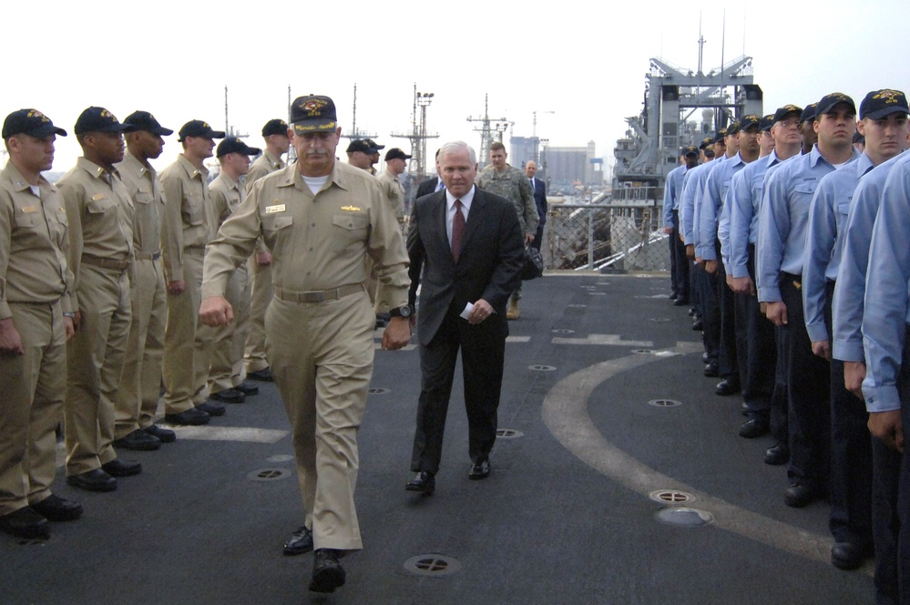 Defense Secretary Gates Visits USS Vicksburg in Bahrain