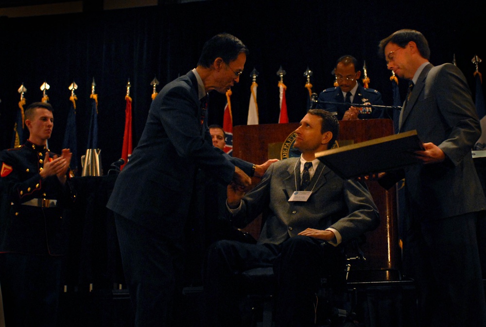 DoD Official Honors NSA Program Manager with Disabilities Award