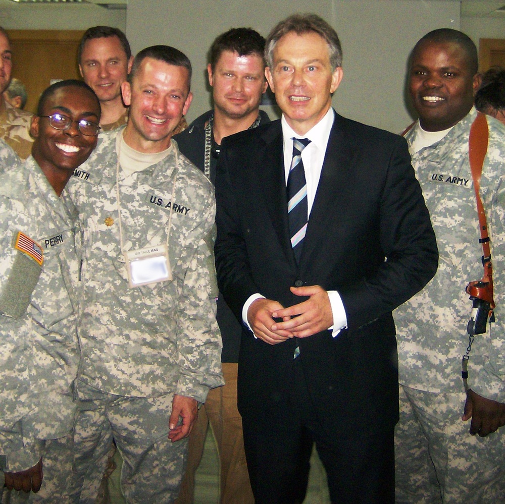 U.S. Army Officer Meets with British Prime Minister Tony Blair