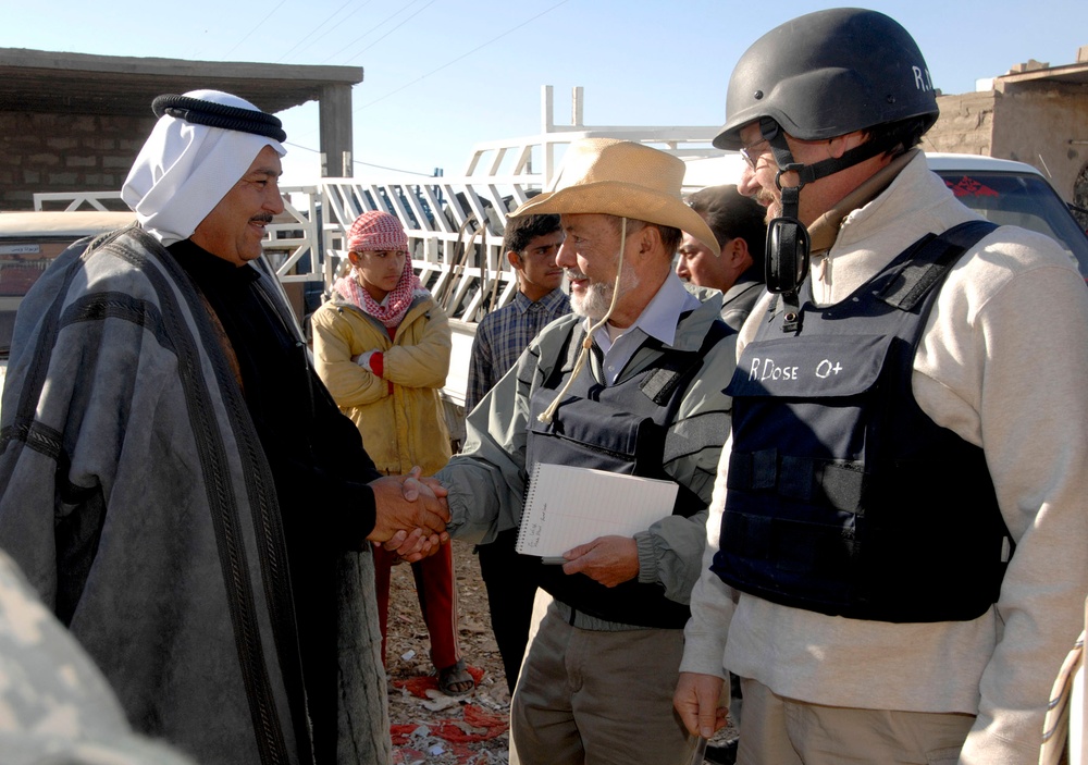 Inma Agribusiness Program Coordinators Meet with Local Sheik in Taji, Iraq