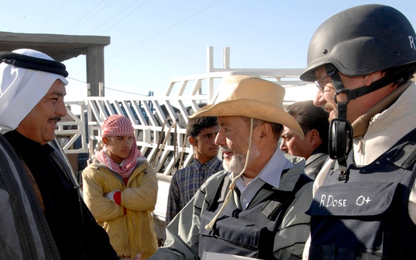 Inma Agribusiness Program Coordinators Meet with Local Sheik in Taji, Iraq