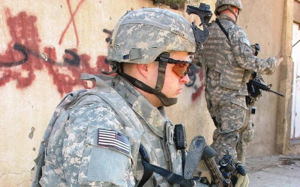 Soldiers Distribute Supplies at Iraqi School