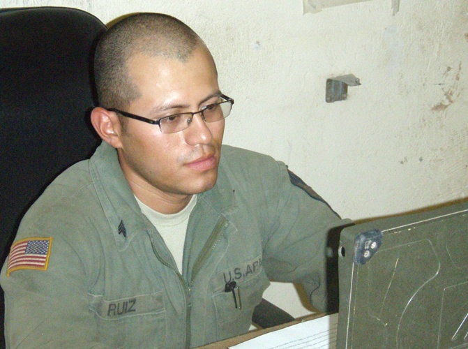 Army Sergeant Helps Soldier Learn Repair Procedures