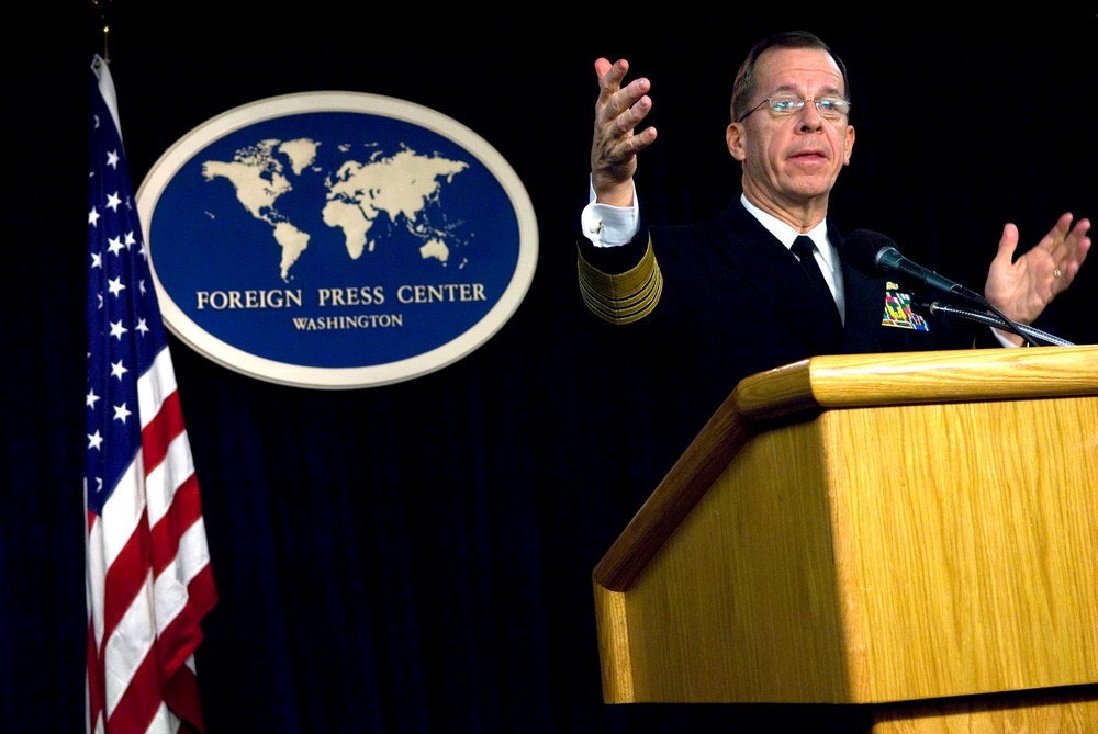 Mullen Addresses Foreign Press on Military Matters