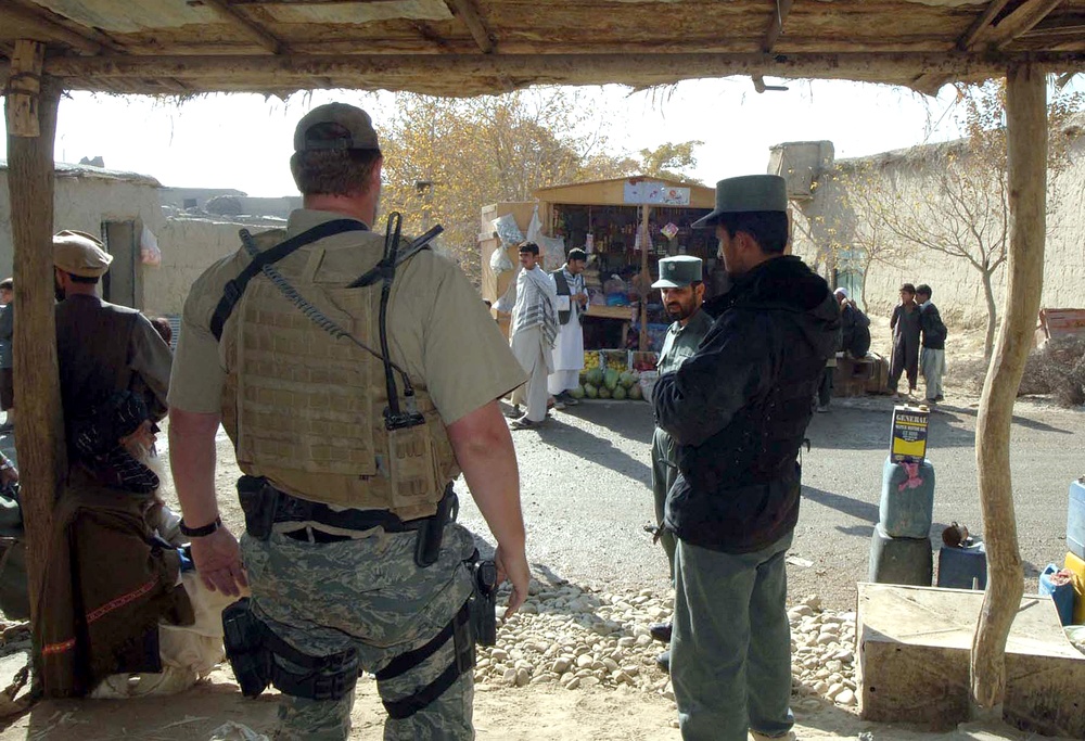 Afghan National Police Assist in Medical Outreach Efforts