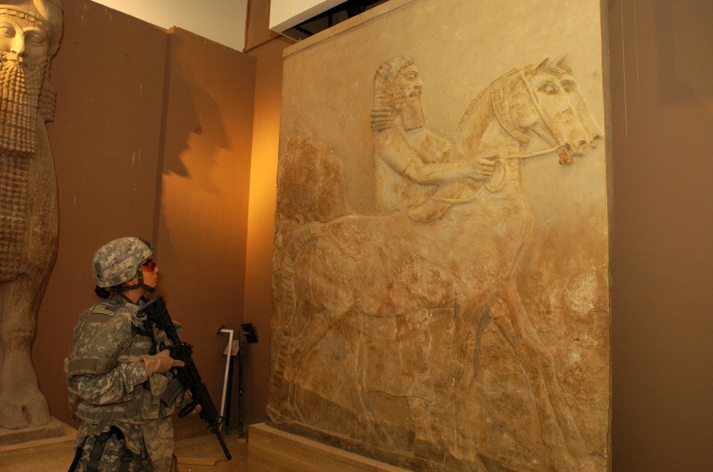 Army Medic Examines Ancient Iraqi Artifacts at National Museum