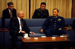 Gates, Chinese General Share Laugh During Beijing Visit
