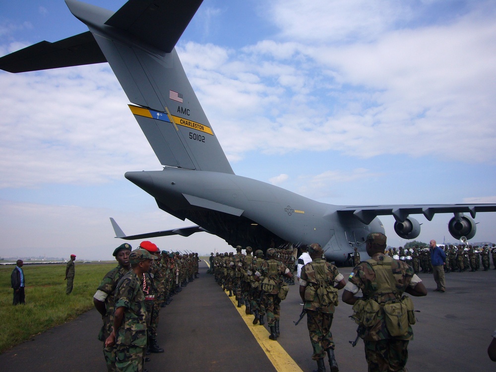 Rwandan Troops Deploy to Darfur on U.S. Air Force Transport