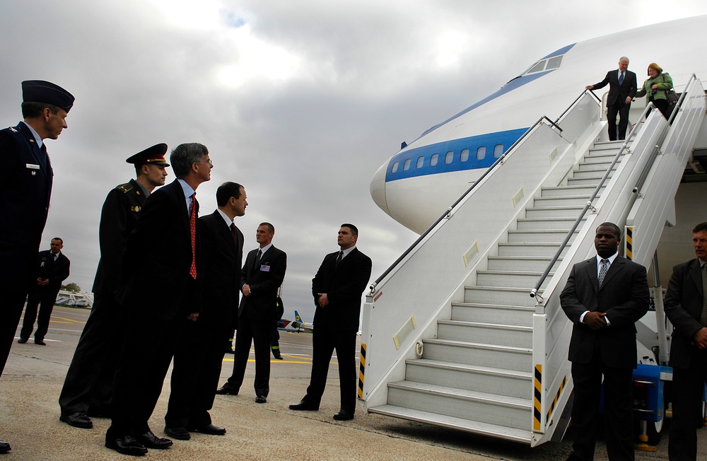 Defense Secretary Gates Arrives in Kiev, Ukraine
