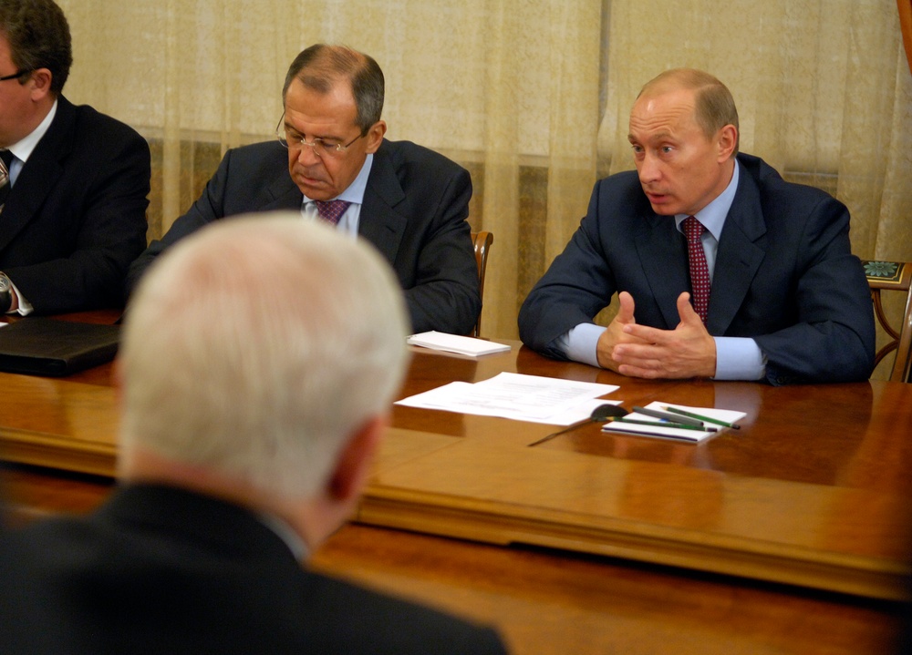 Putin, Gates Meet in Moscow
