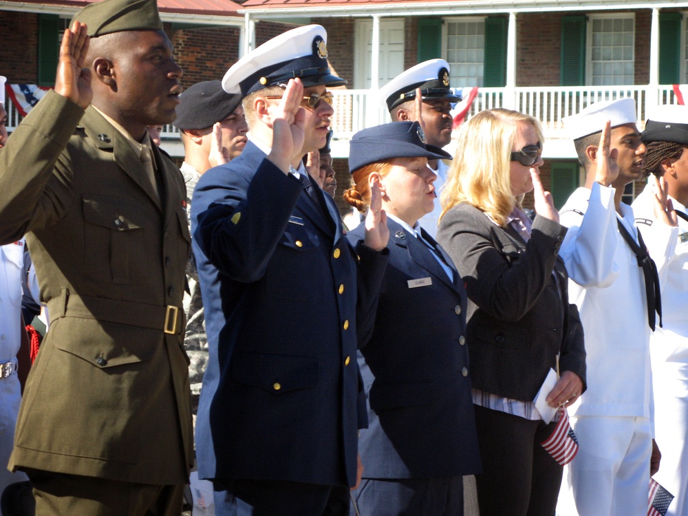 Immigrant Servicemembers Naturalized at Fort McHenry Ceremony