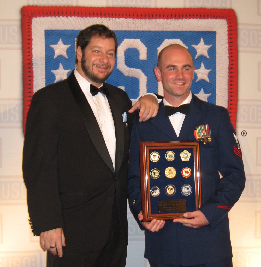 Comedian Jeffrey Ross Honors Coast Guard Petty Officer at USO Gala