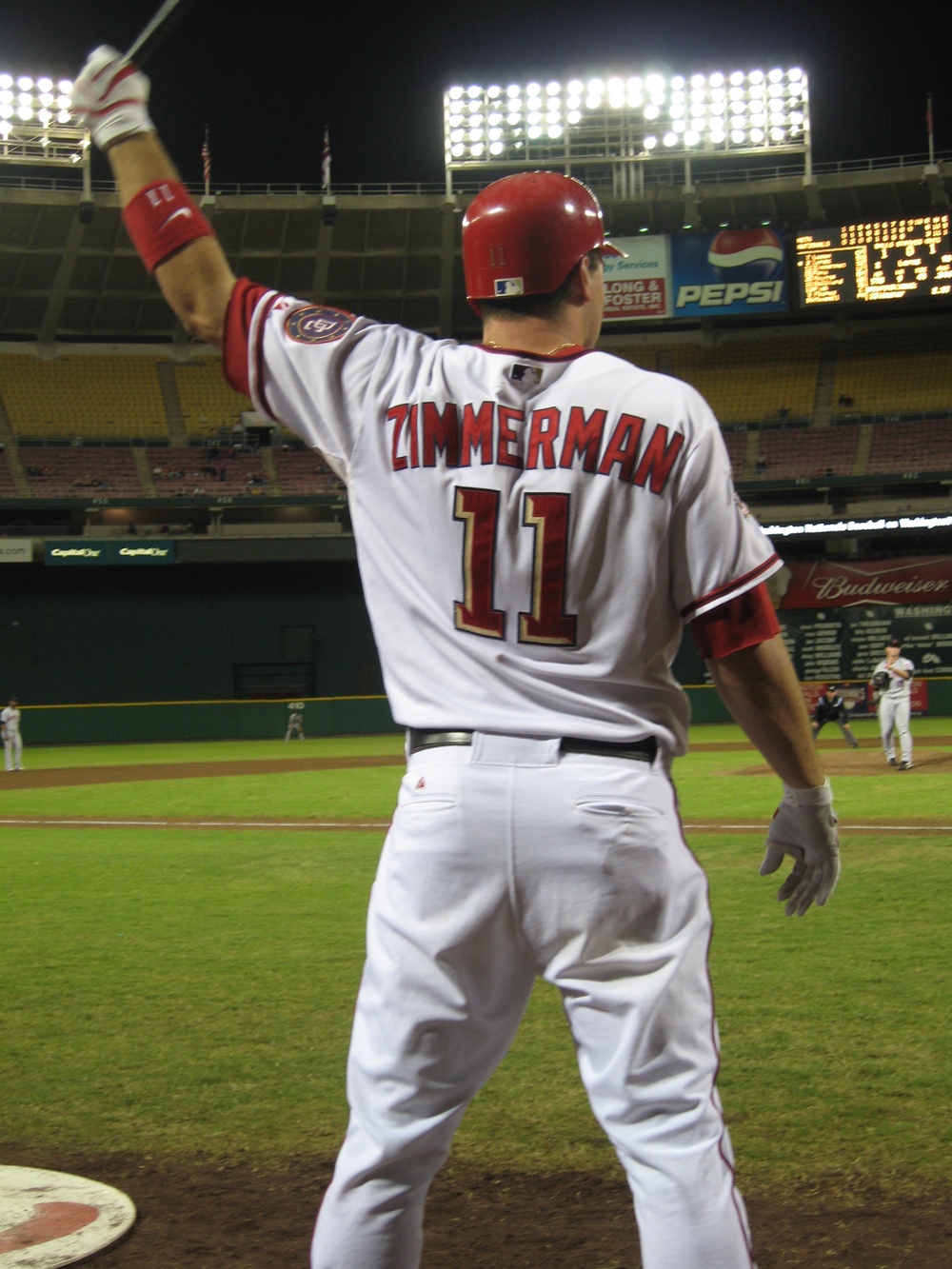Nationals' Zimmerman Meets Servicemembers at USO Night