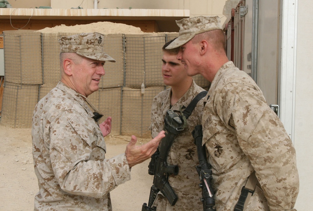 Marine Lt. Gen. Mattis Greets Troops in Iraq