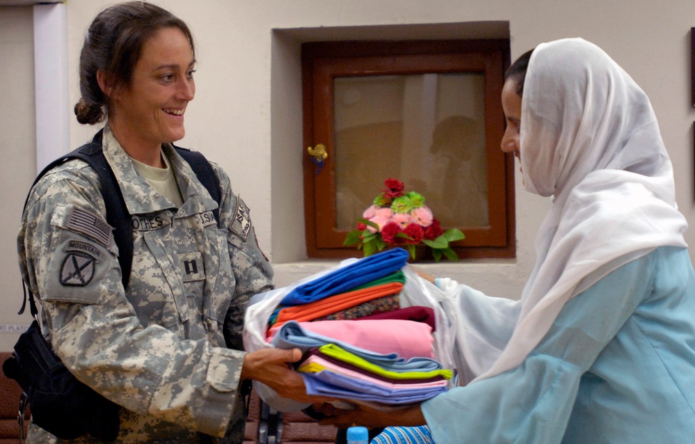 U.S. Air Force Officer Donates Supplies for Afghan Sewing Class