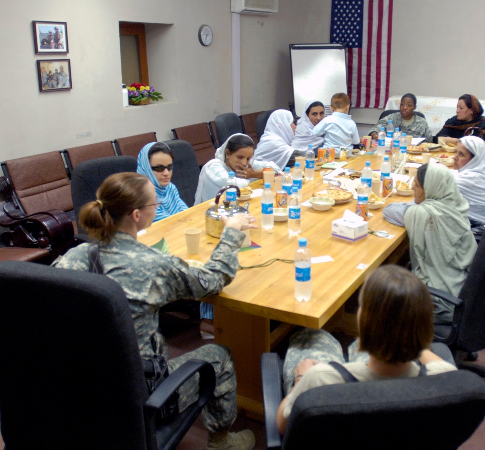 Afghan Women Learn About U.S. Humanitarian, Security Programs