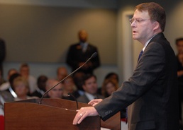 Retired Army Lt. Col. Recounts 9/11 Survival, Inspires Others