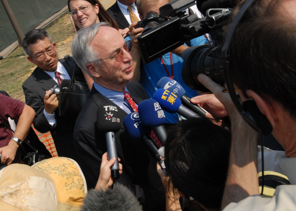 Deputy Defense Secretary Honors 9/11 Victims at Pentagon Memorial