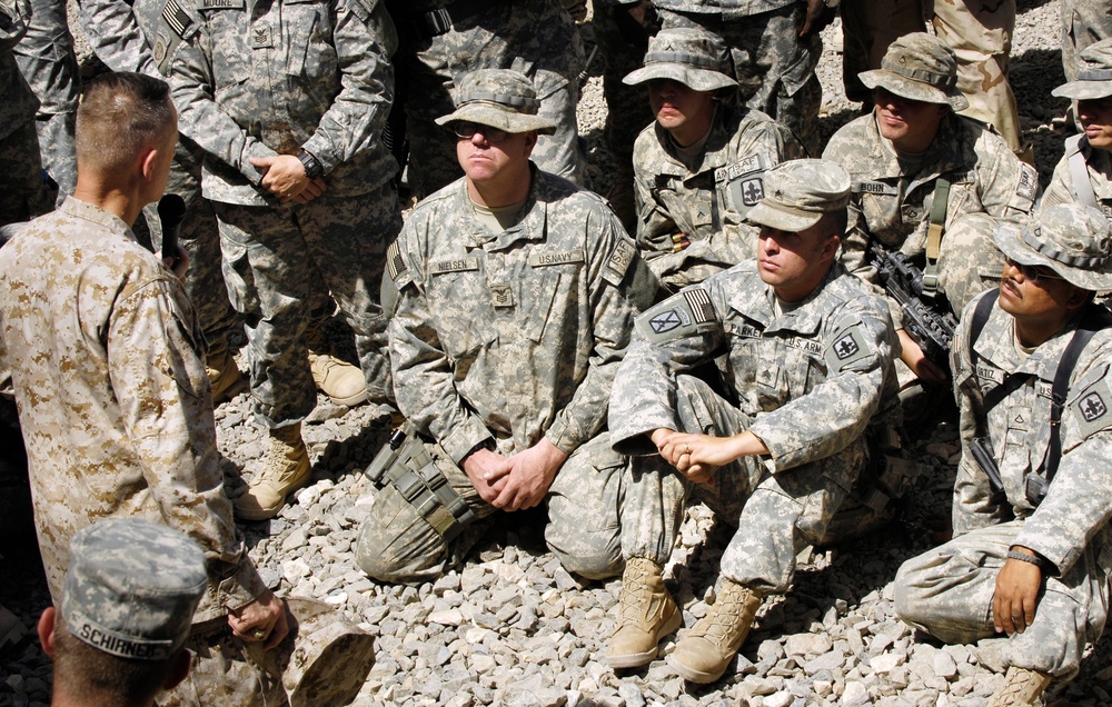 Gen. Pace Shares Combat Experiences with Troops in Afghanistan