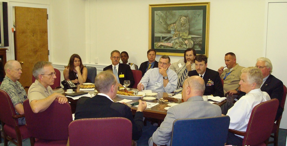 Pentagon Convenes Health Experts to Discuss Rebuilding Iraq's Healthcare System