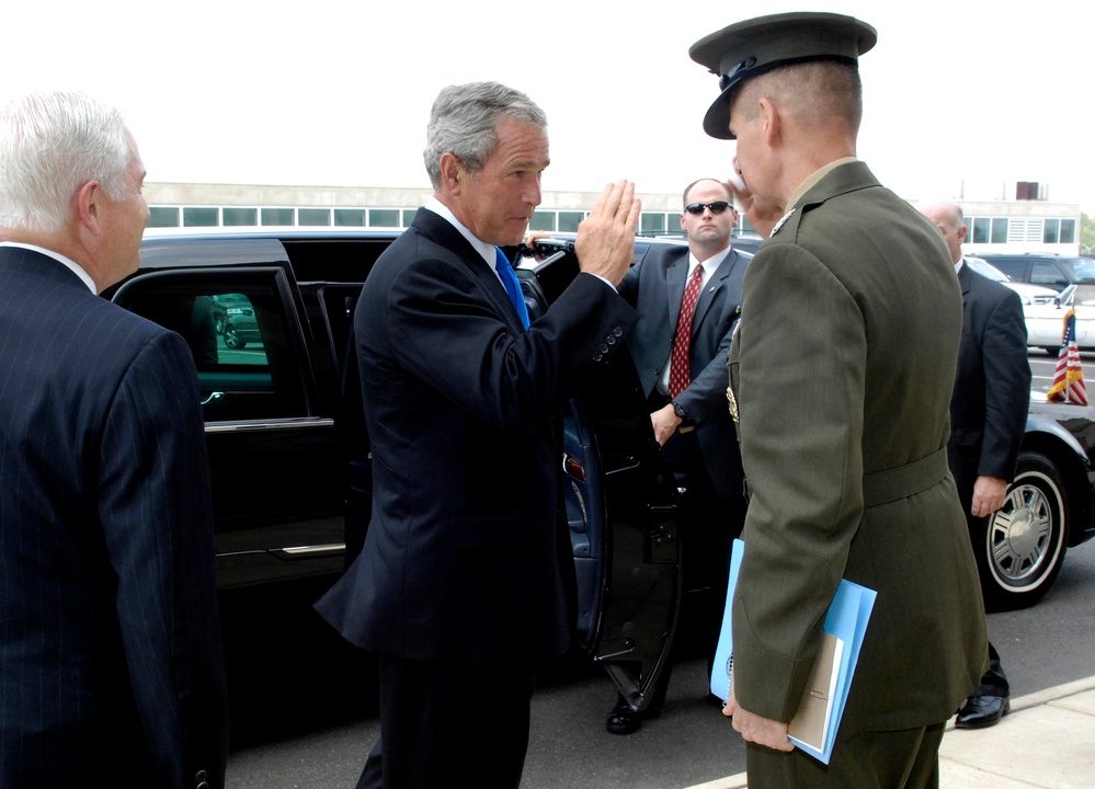 Bush Meets with Military Leaders at Pentagon