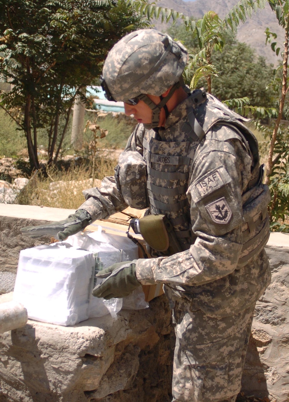 U.S. Military Delivers Law Books to Afghan Judges