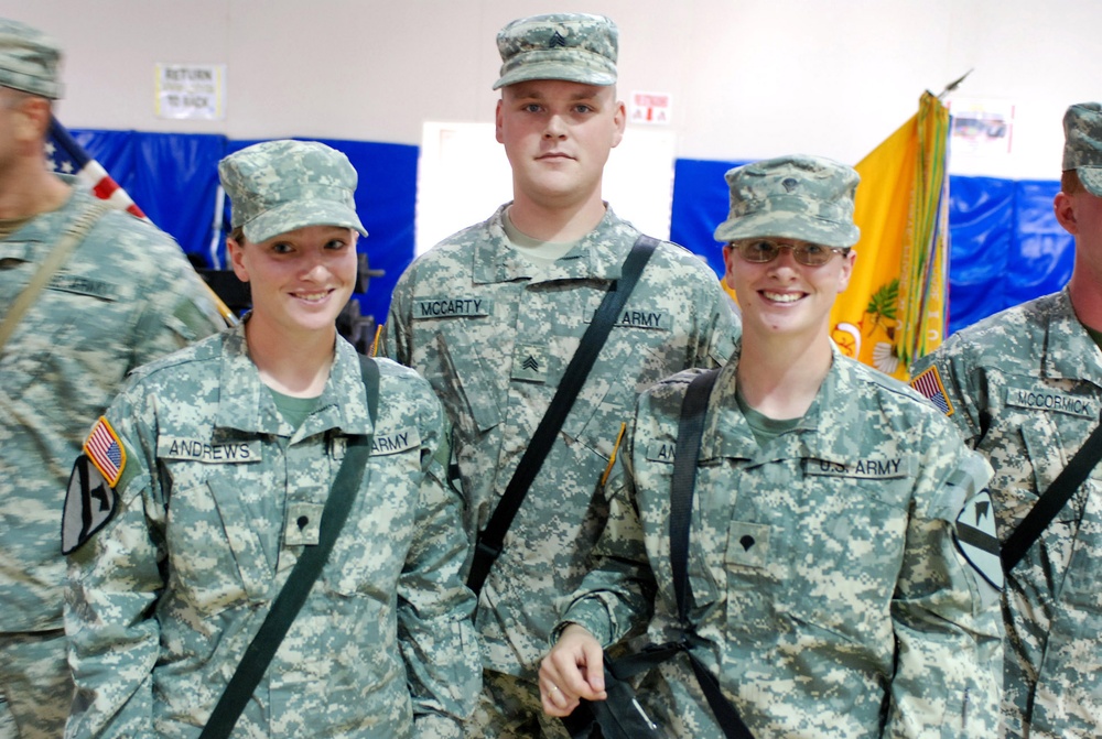 Army Siblings Reunite for Promotion Ceremony in Iraq