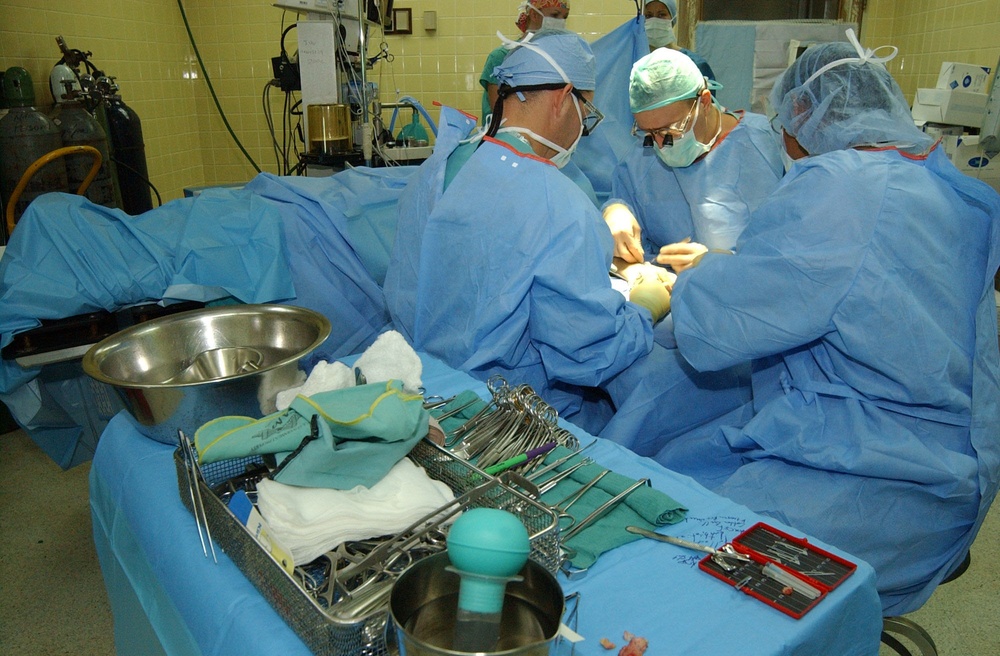 Army Surgeons Repair Honduran Patient's Hand Deformity in Medical Readiness Exercise