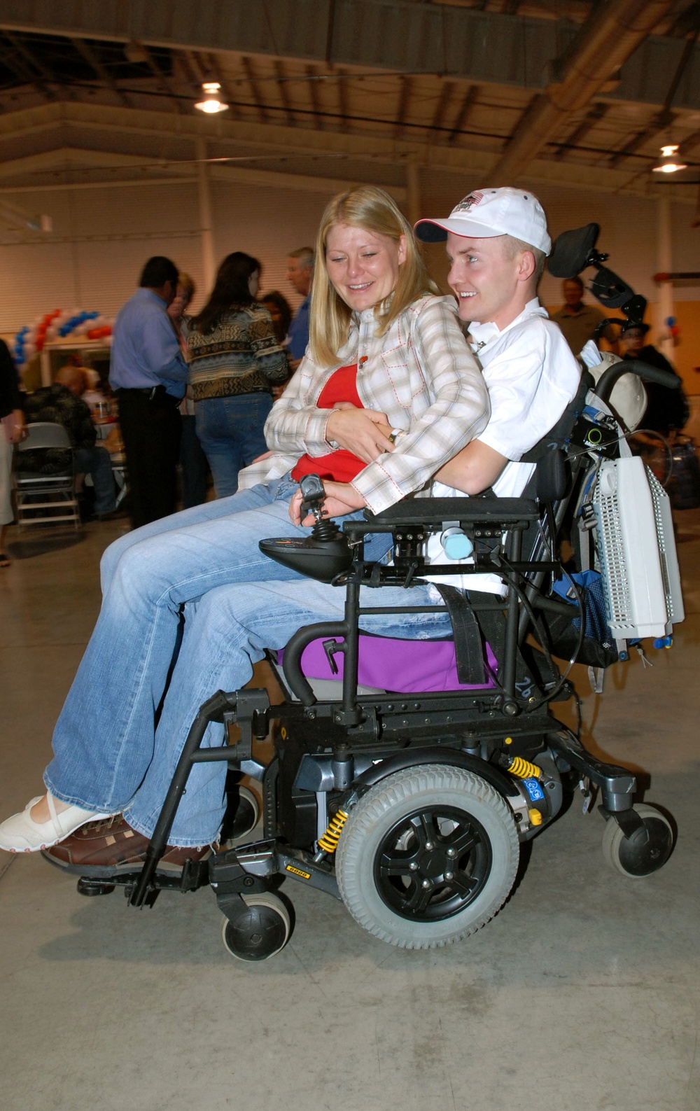 Injured Soldier Dances with Wife at Tribute Event