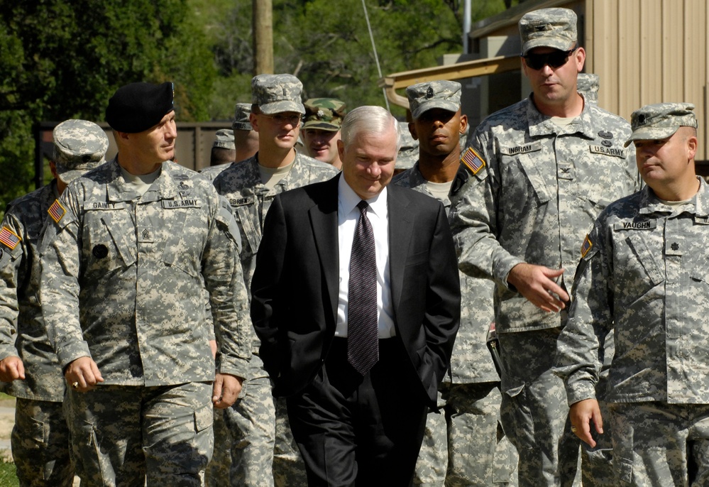 Defense Secretary Gates and Army Command Sgt. Maj. Gainey Tour Transition Team Training Facility