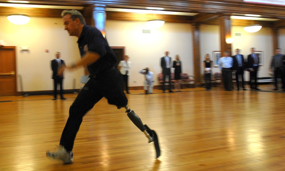 New Prosthetic Leg Gives Amputee Servicemembers Mobility for Active Duty