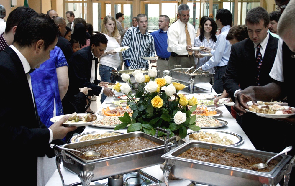 Wounded Troops Enjoy Italian Feast at Embassy