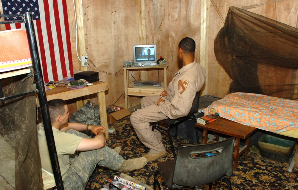 Soldiers Unwind with Movie After Guard Duty in Iraq