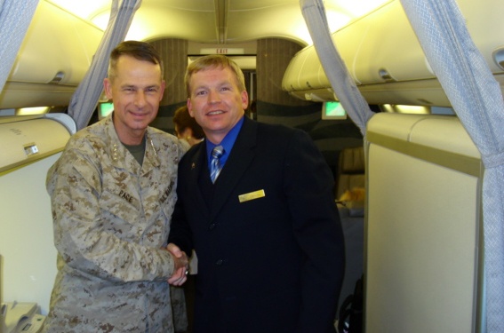 Tech Sgt. MacKenzie Meets Joint Chiefs Chairman Pace on Flight