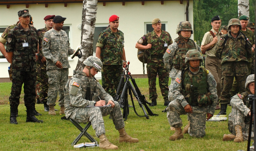 Sergeants Major from Europe, Eurasia Observe Training at Grafenwoehr