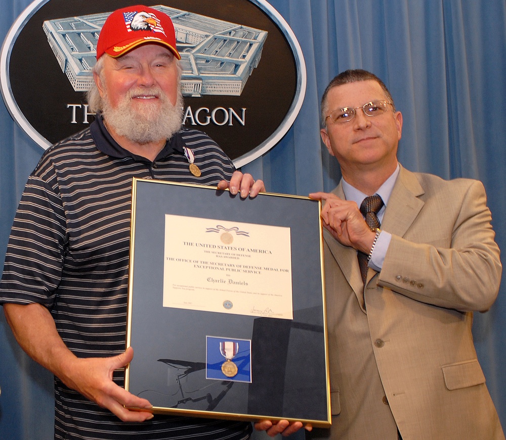 Country Music Icon Charlie Daniels Honored for Decades of Support for U.S. Troops