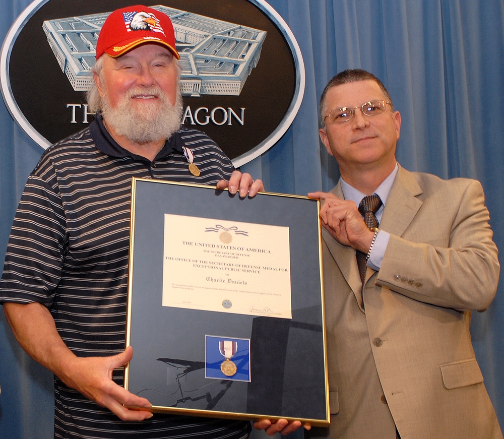 Country Music Icon Charlie Daniels Honored for Decades of Support for U.S. Troops